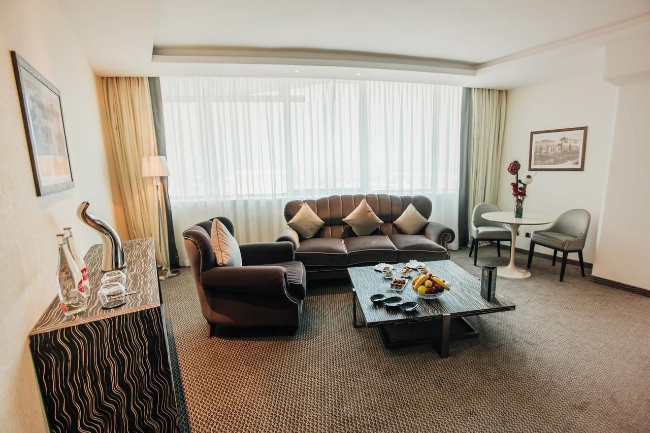 Grand Mogador City Center Casablanca Exterior foto A suite at the hotel