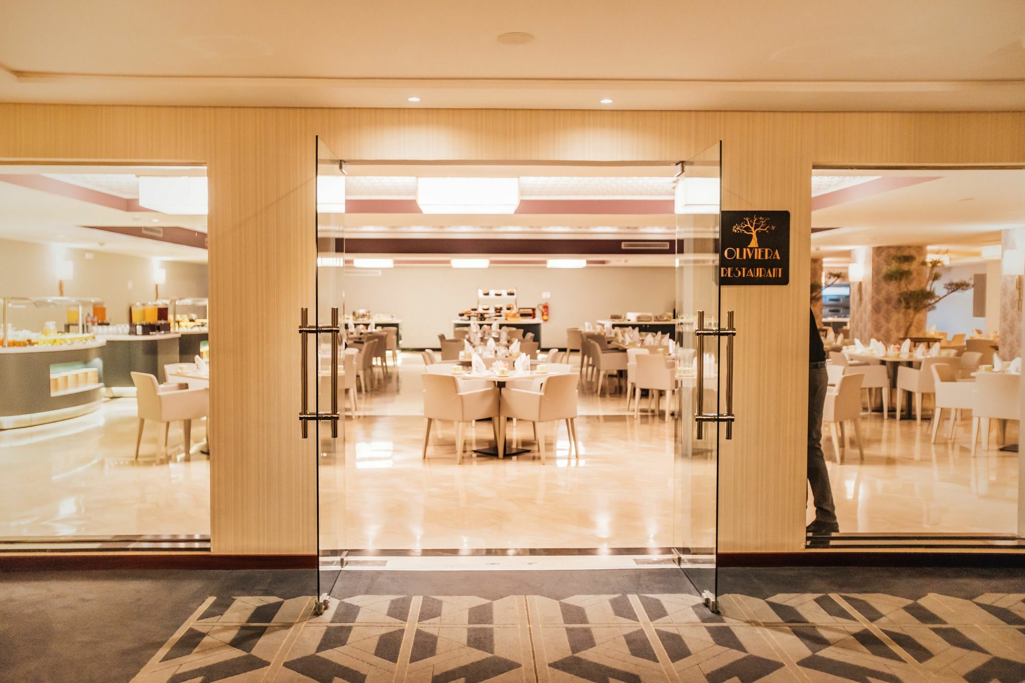 Grand Mogador City Center Casablanca Exterior foto The restaurant