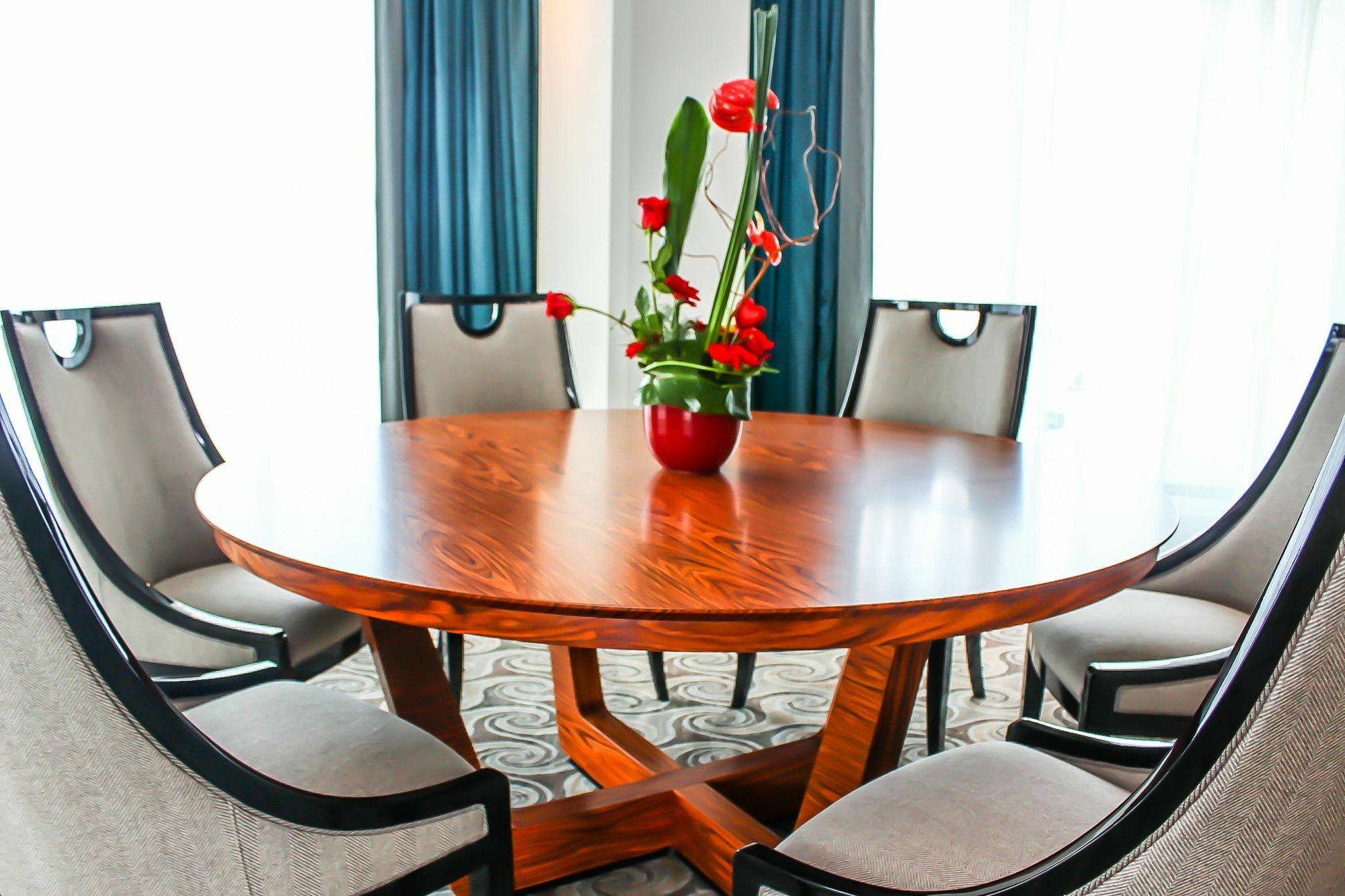Grand Mogador City Center Casablanca Exterior foto A dining room table